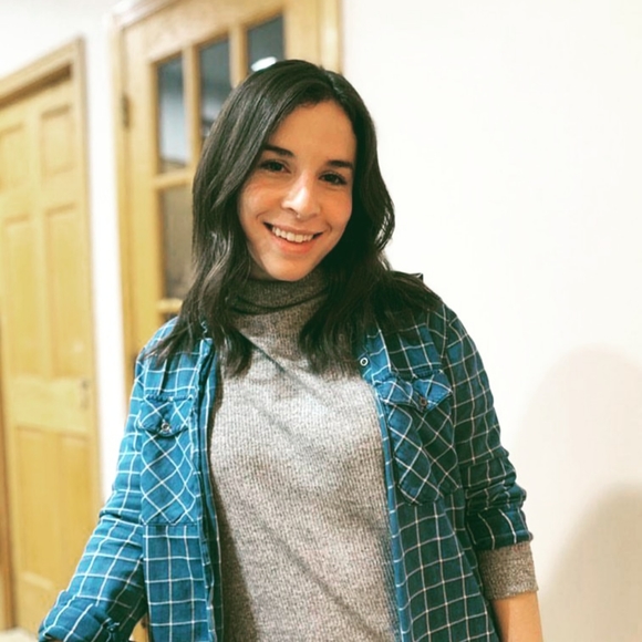 Meet your Posher, Valerie - Picture 1 of 3